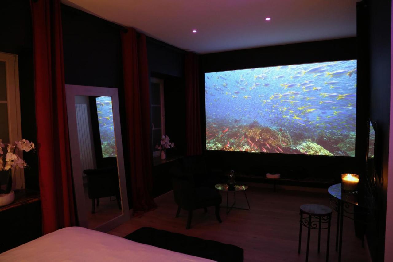 Love Room Gold - Les Delices Rooms Angers Exterior photo