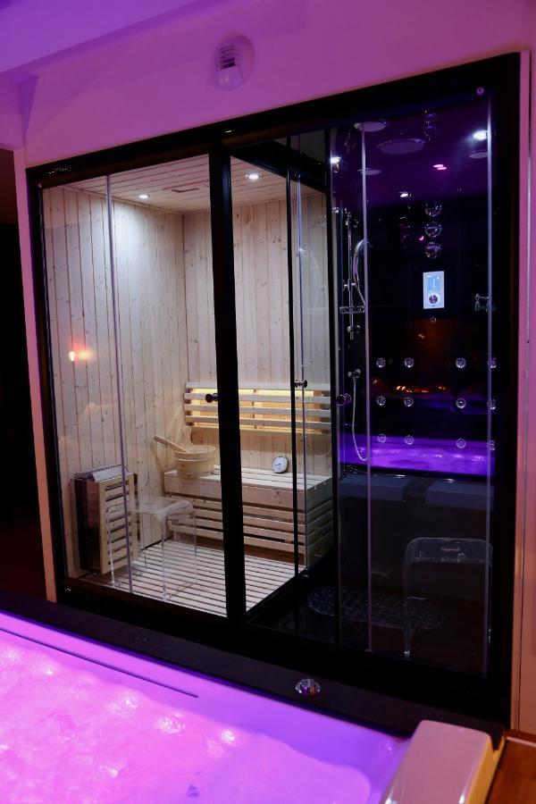 Love Room Gold - Les Delices Rooms Angers Exterior photo